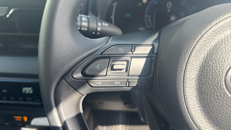 Toyota Yaris 1.5 Hybrid Design 5dr CVT Hybrid Hatchback